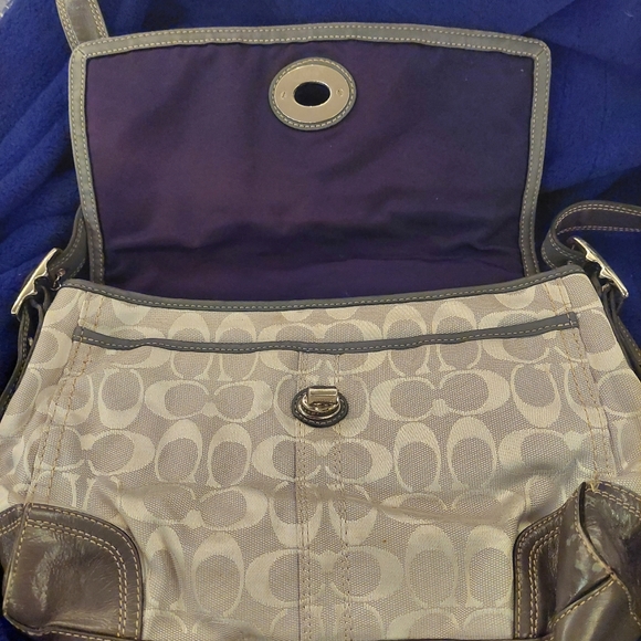 Coach Purses - Picture 10 of 16